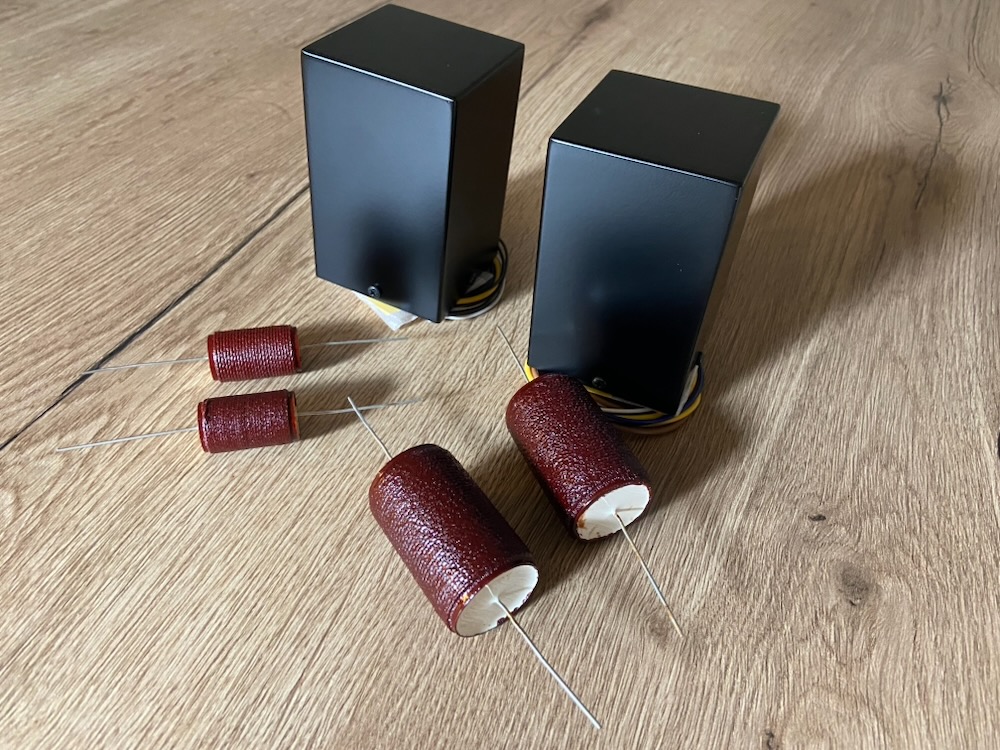 Urushi coupling caps